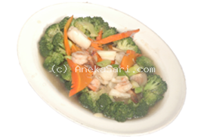 Brokoli Seafood / Sapi / Ayam • Seafood / Beef / Chicken Broccoli • 西兰花炒海鲜 / 牛 / 鸡肉